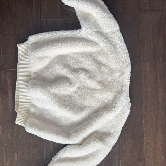 H&M White Fluffy Sweater - Picture 3 of 7